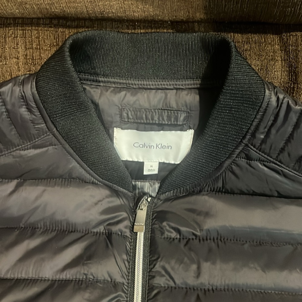 Calvin Klein Men's Black Puffer Vest - Picture 3 of 6